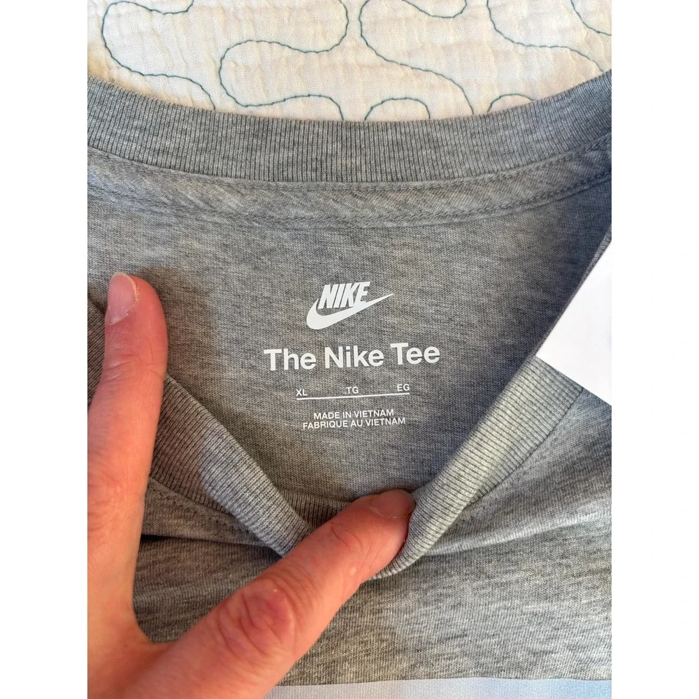 Nike Air Boys XL Grey Campfire Marshmallow Graphic T-Shirt